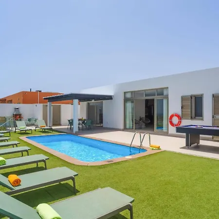 Villa Opal By *